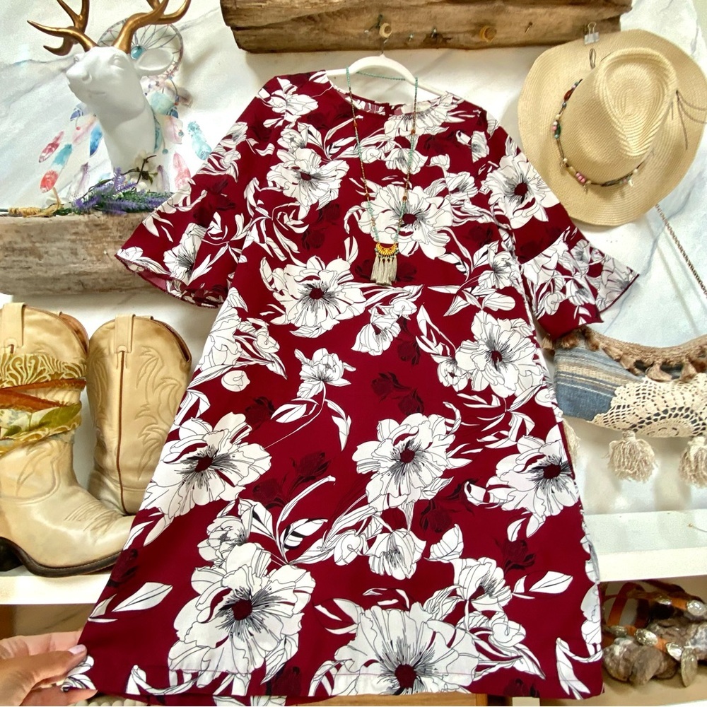 Anthropologie LUNA floral dress w ruffled sleeves and gardenia shabby chic vibe - Picture 3 of 10